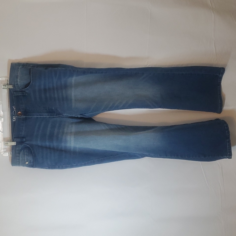 Women's DG2 Distressed Look Jeans
